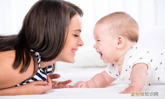 三个月宝宝母乳喂养拉绿色干便 宝宝母乳喂养便便绿色怎么回事