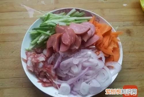 用电饼铛做披萨妈妈很喜欢吃,家庭披萨的最简单做法电饼铛