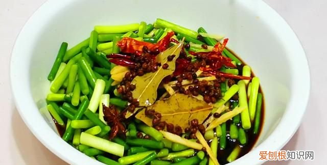 蒜苔的做法怎样腌蒜苔好吃 腌制蒜苔一年不坏的方法