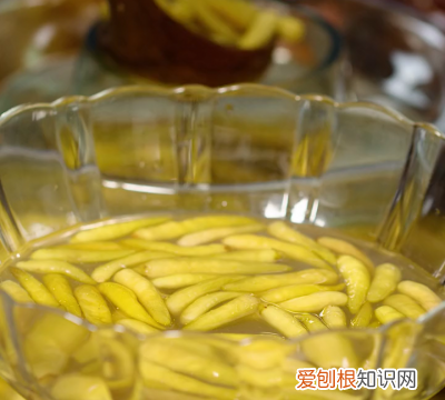 #夏日开胃餐# 自制泡椒做法,酸辣开胃,放一年都不坏