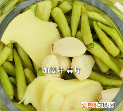 #夏日开胃餐# 自制泡椒做法,酸辣开胃,放一年都不坏
