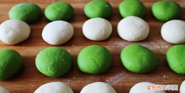 用菠菜汁蒸寿桃怎么做才能不褪色 用菠菜汁和面怎么才不变色