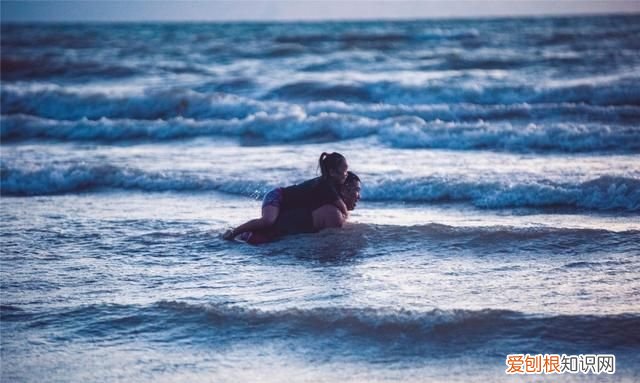 全球经典的十大奇美海滩旅游必去 世界十大最美日落海滩长滩