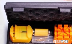 手表表链拆除方法，手表链子长了怎么拆