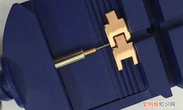 手表表链拆除方法，手表链子长了怎么拆