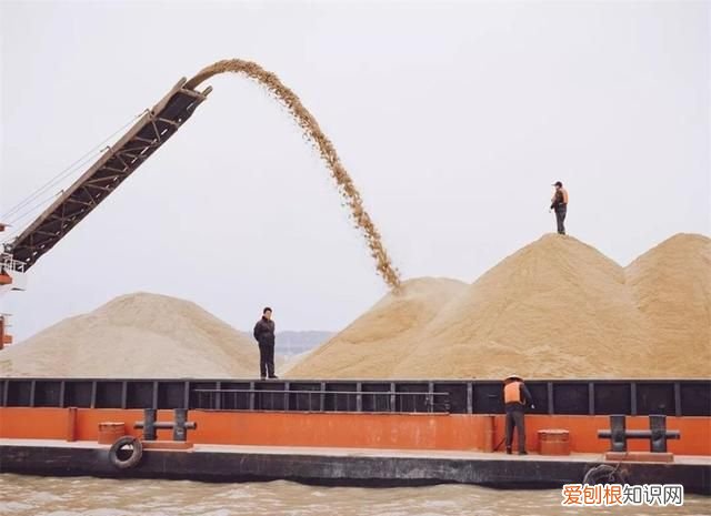 为什么不把沙漠的沙子用来建房子