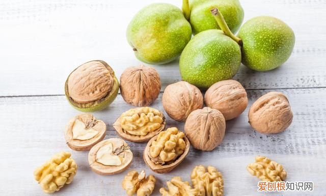 一岁宝宝吃核桃仁煮熟吃还是生吃