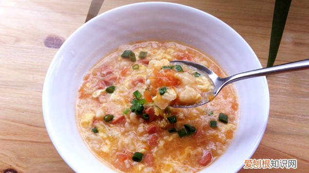 疙瘩汤怎样搅拌面絮,疙瘩汤的正确做法