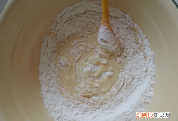 疙瘩汤怎样搅拌面絮,疙瘩汤的正确做法