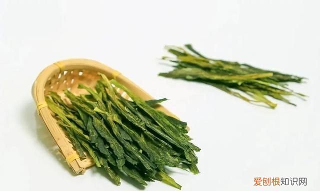 烘绿茶开门烘还是关门烘 绿茶怎么炒干后变成黑色了