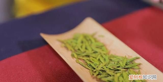 烘绿茶开门烘还是关门烘 绿茶怎么炒干后变成黑色了