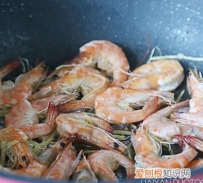 #一口新年味,全家享佳味#消食解腻的快手年菜-「秋葵鲜虾」