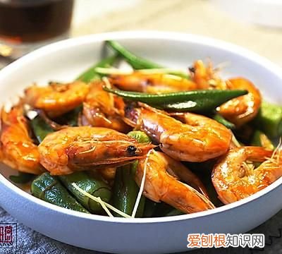 #一口新年味,全家享佳味#消食解腻的快手年菜-「秋葵鲜虾」