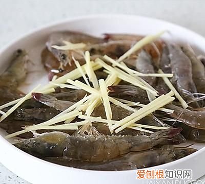 #一口新年味,全家享佳味#消食解腻的快手年菜-「秋葵鲜虾」