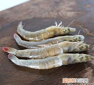 #一口新年味,全家享佳味#消食解腻的快手年菜-「秋葵鲜虾」