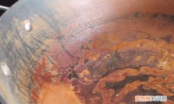 两个碗吸在一起怎么分离，不锈钢碗粘在一起分开小窍门