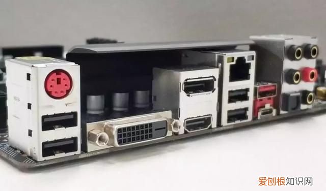 主板上常见的接口有哪些列举四个并说明作用