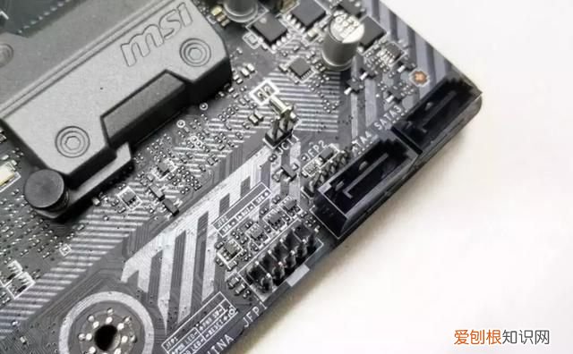 主板上常见的接口有哪些列举四个并说明作用