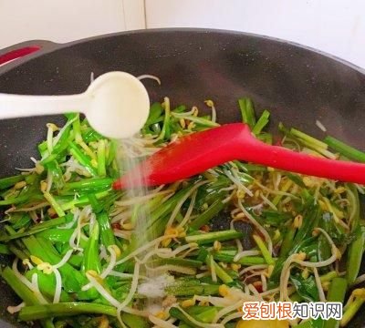 豆芽木耳韭菜鸡蛋一起怎么炒好吃 韭菜炒豆芽最简单的做法