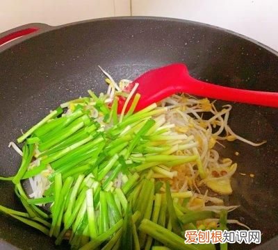 豆芽木耳韭菜鸡蛋一起怎么炒好吃 韭菜炒豆芽最简单的做法