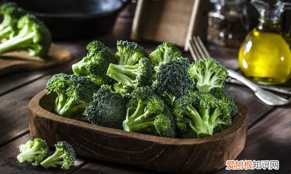 你做菜时会提前焯水吗,煮菠菜汤需要提前焯水吗