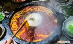 青花椒与红花椒哪个更麻更香,红花椒和青花椒味道有什么区别