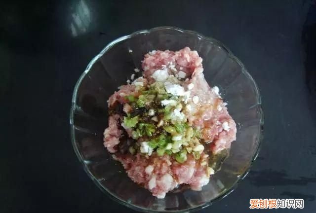 肉末酿青椒的做法 青椒酿肉是蒸还是煎的