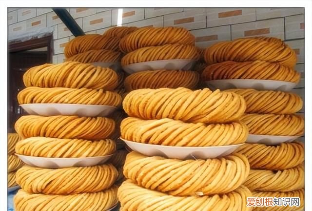 新疆的各种样式的馓子 新疆馓子怎么做才酥脆好吃