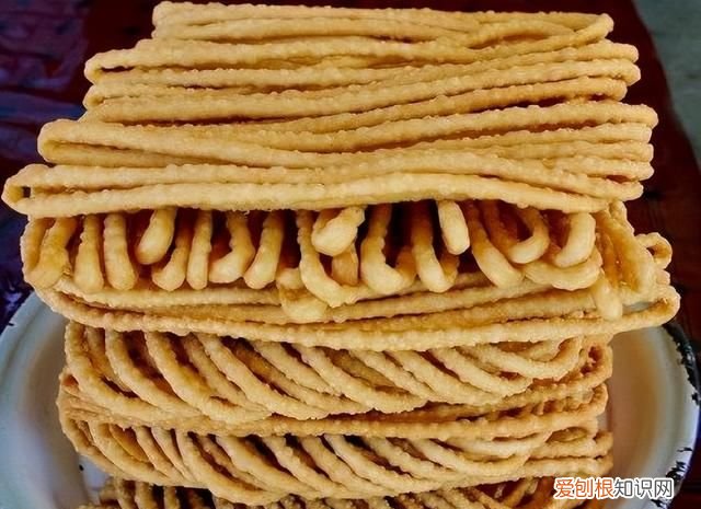 新疆的各种样式的馓子 新疆馓子怎么做才酥脆好吃