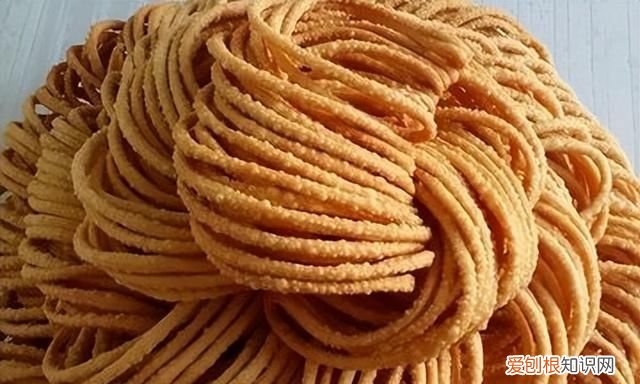 新疆的各种样式的馓子 新疆馓子怎么做才酥脆好吃