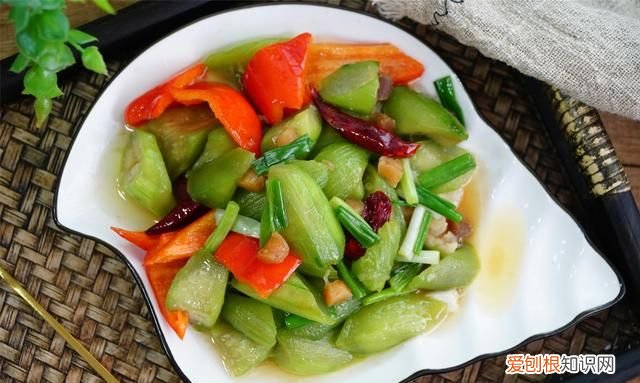 炒丝瓜时多加一步丝瓜鲜嫩脆