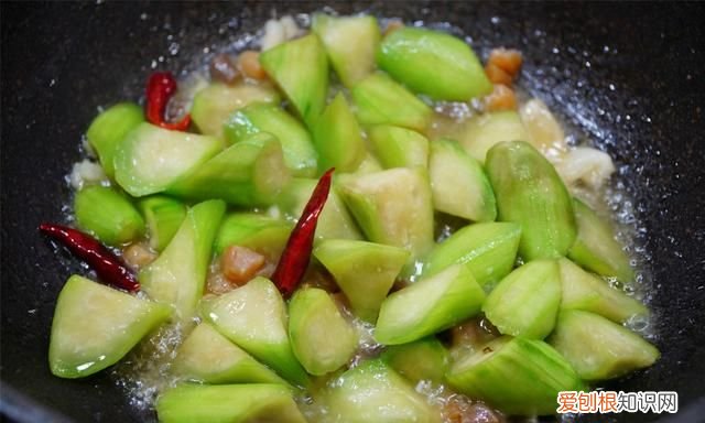 炒丝瓜时多加一步丝瓜鲜嫩脆