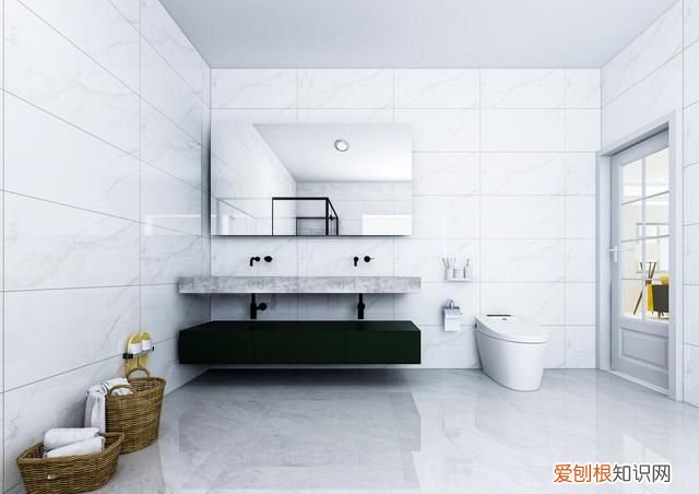 门前镜子和八卦有什么好处 镜子不对称摆放图片