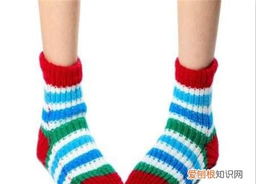 鞋子不小心买大了怎么办，运动鞋买小了 怎么把它撑大