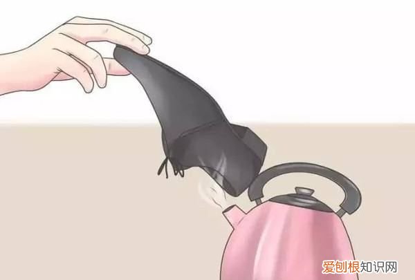 鞋子不小心买大了怎么办，运动鞋买小了 怎么把它撑大