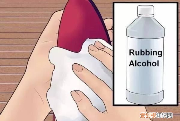 鞋子不小心买大了怎么办，运动鞋买小了 怎么把它撑大