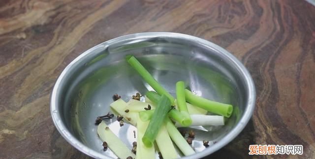 鲫鱼怎么做好吃又简单还没腥味 鲫鱼怎么做好吃又简单家常的