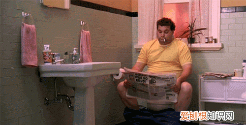 蹲马桶怎么防止水溅到屁股,怎样防止蹲马桶溅一屁股水