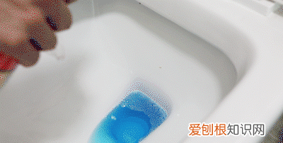 蹲马桶怎么防止水溅到屁股,怎样防止蹲马桶溅一屁股水