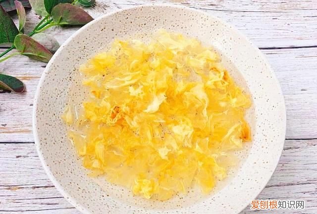 银耳要泡多久才能煮出胶 银耳要泡多久才可以煮出胶