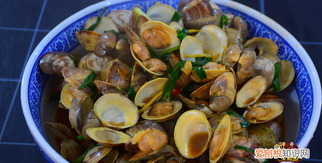 炒蛤蜊的时候为什么蛤蜊会开口,炒好的蛤蜊有泥沙怎么补救