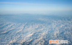 源头防治持续实施大气污染防治行动打赢蓝天保卫战