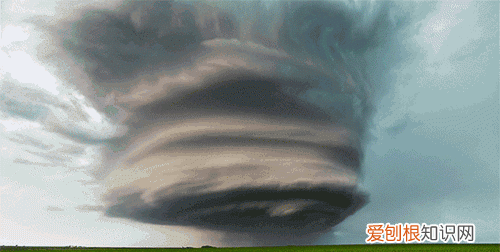 如果龙卷风来袭该如何自救呢,龙卷风来袭了怎么办