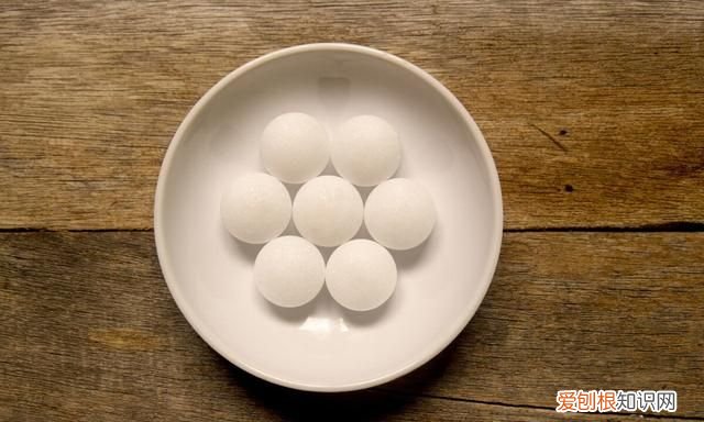 樟脑丸放床上对人身体有害吗