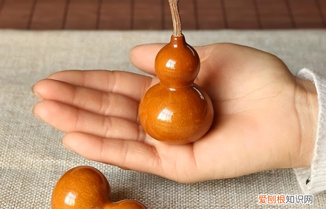 葫芦几分钟就能包浆上色,我们还用盘玩吗