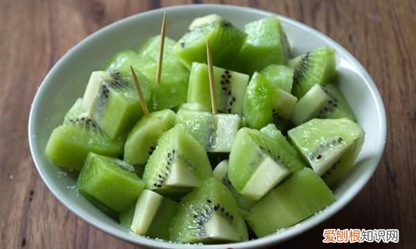 榨猕猴桃汁可以加蜂蜜吗,猕猴桃汁里面可以放蜂蜜吗