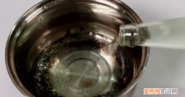 糊锅了怎么去除黑焦,烧焦的锅如何去除炭黑