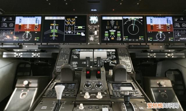 全球首架C919正式交付东航：两舱布局164座，最早明年春商业运营