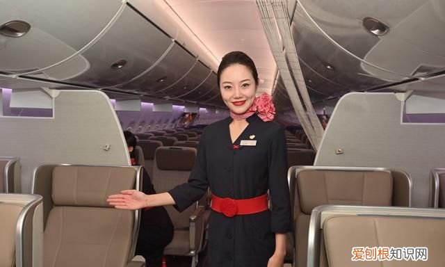 全球首架C919正式交付东航:两舱布局164座,最早明年春商业运营