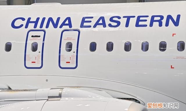 全球首架C919正式交付东航:两舱布局164座,最早明年春商业运营